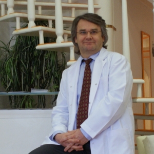 Medical Esthetician Dr. Mehmet Akgün